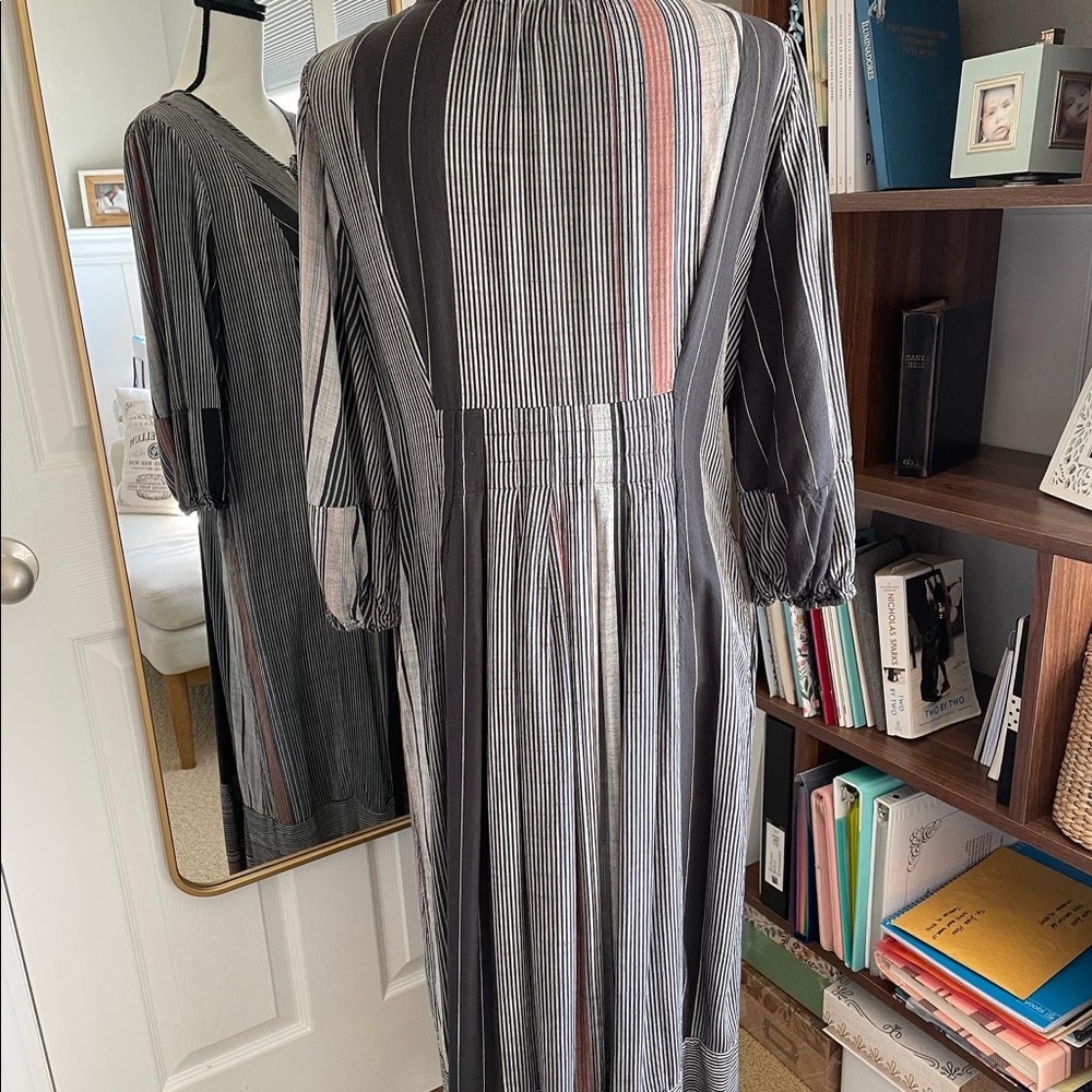 Dress gray w strips,,size M